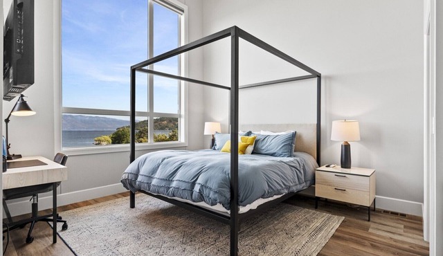 Penthouse w/Private Beach - Seasons at Sandpoint