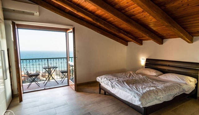 Penthouse with Sea View Balcony