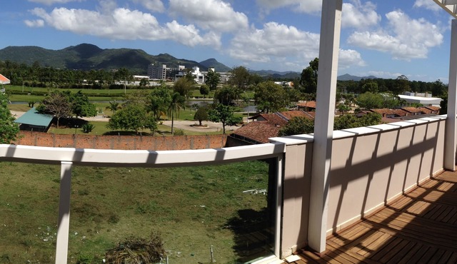 Penthouse with SPA, Wi-Fi and cable TV 60 m from the sea with beautiful panoramic views