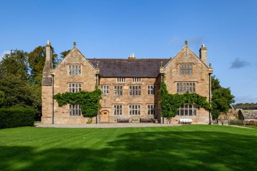 Pentrehobyn Hall sleeps 18