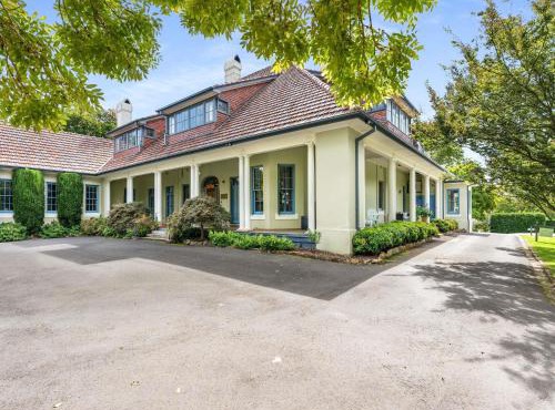 Peppers Manor House