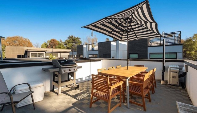 Perch - Belmont Boutique 4: Spacious Townhome w/Rooftop