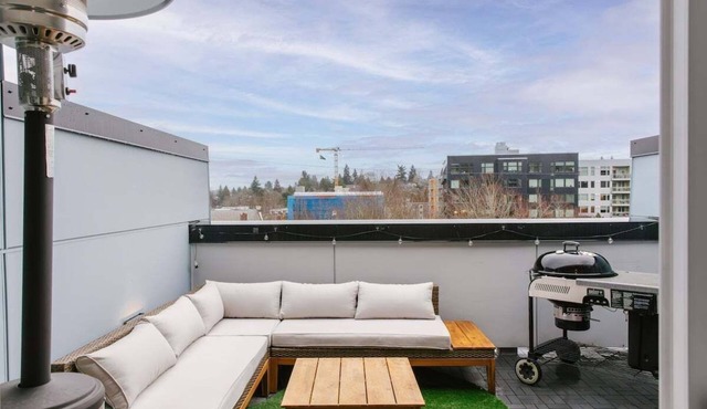 Perch - Colombia City Comfort: 3 Bedrooms | Conveniently Located Near Transit