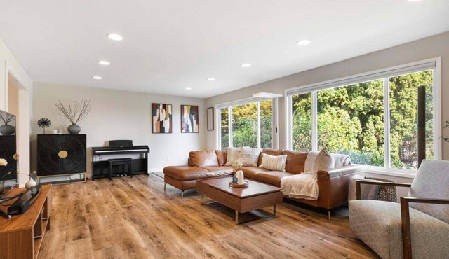 Perch - Spacious 4-Bed Home w/Office, Gym & Yard