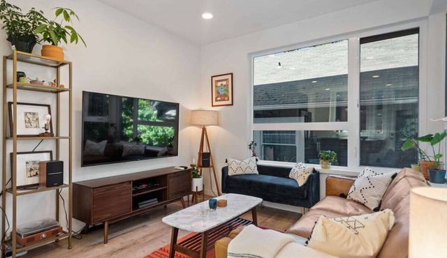 Perch - Urban Abode 22: Modern & Stylish Townhome; Heart of Capitol Hill