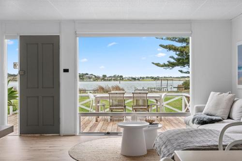 Percy's Place: Family-friendly Waterfront Serenity
