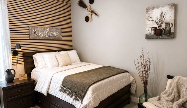 Perfect 1-bedroom retreat just 6 minutes from Ruoff Music Center