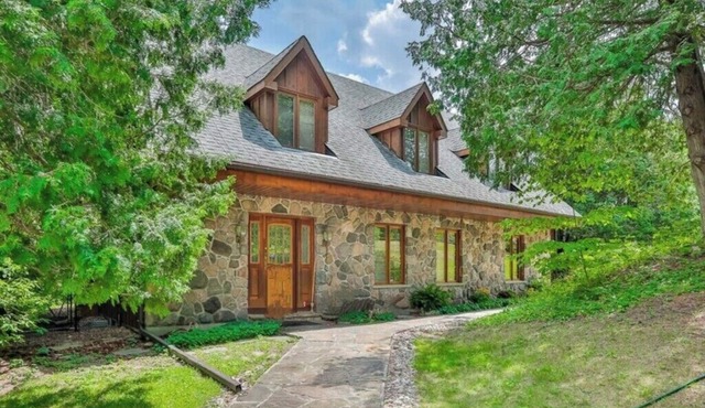 Perfect 10 acres private quiet property for small events & family gatherings