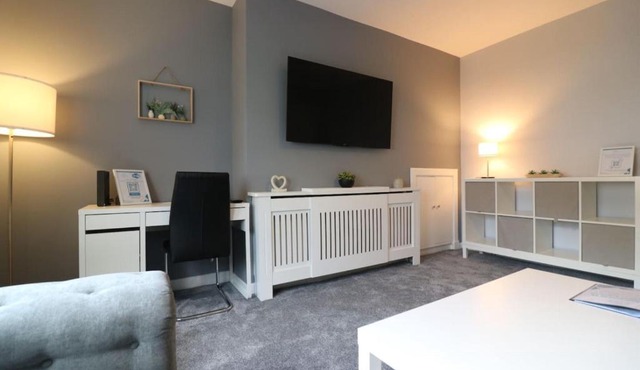 Perfect 4 BR flat, sleeps 8
