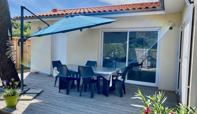 Perfect beach location with nice modern house