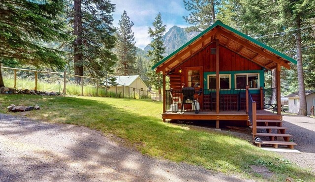 Perfect for a romantic getaway or small family trip, this inviting cabin offers comfort, charm, and an unbeatable location at Wallowa Lake