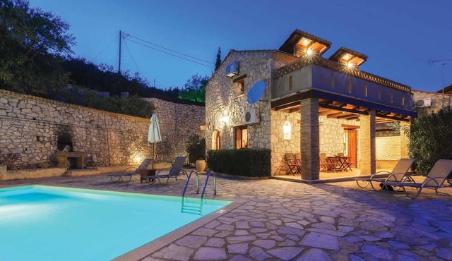 Perfect for couples, large pool area