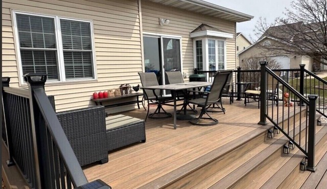 Perfect for EAA! Beautiful waterfront 3-bedroom Condo