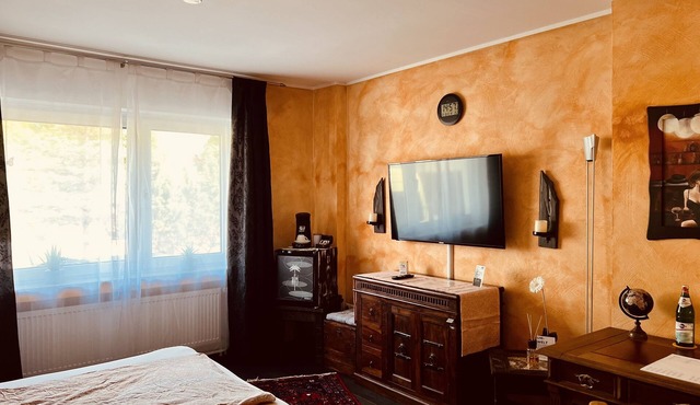 🛏️ Perfect for Work, Study or Training – Your Private Retreat