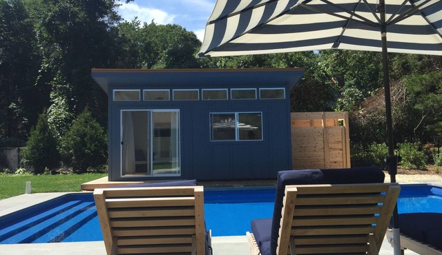 Perfect Hamptons Beach Retreat Saltwater Pool - Walk to Private Beach