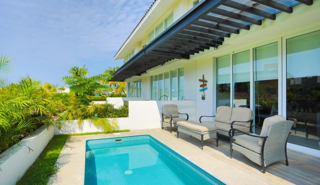 Perfect home for a big family getaway! El Tigre Golf, private pool, close to Beach