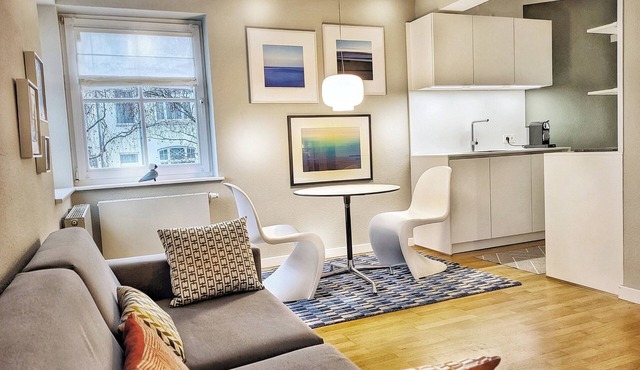 Perfect location in the heart of Binz, directly opposite the Kurhaus and beach.