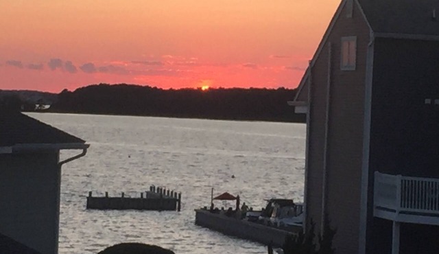 Perfect Location Dewey Townhouse great Mon to Fri rate