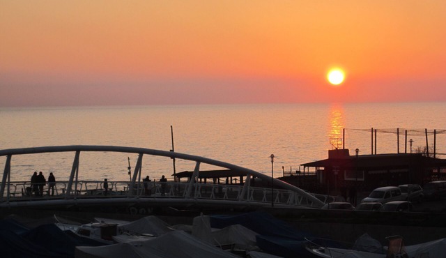 Perfect location to discover the eternal city and enjoy the beach