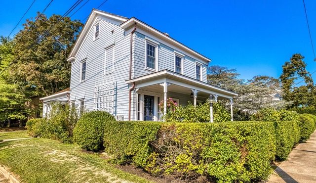 Perfect North Fork Pied-A-Terre: Heart of North Fork Wine Country by the Beach!