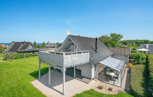 Perfect Setting For A Family Holiday By Sea