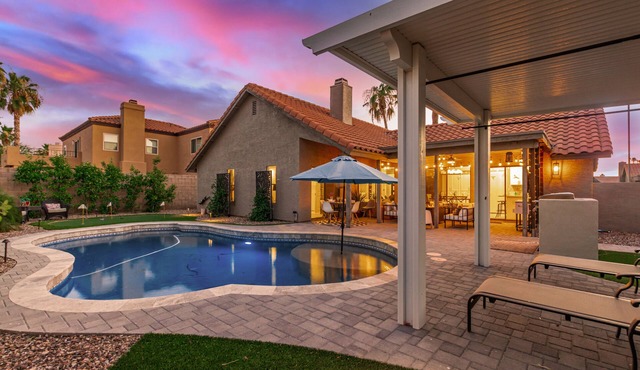 Perfectly Perfect in Scottsdale! Hot Pool! Woof!