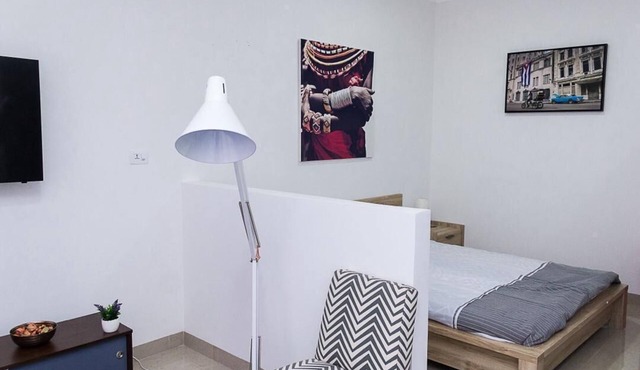 Perfectly situated studio apartment in Accra