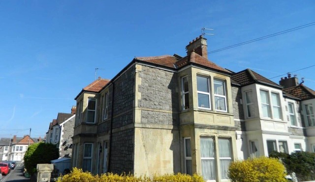 Period Apartment close to the Sea Front.