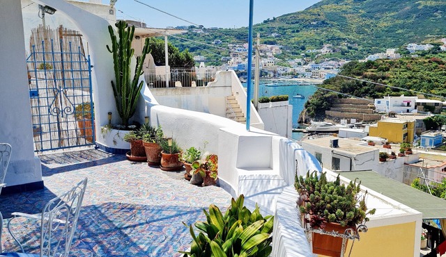periwinkle panoramic house center- 5 beds included in the weekly rate