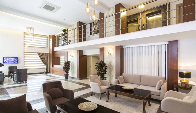 Perla Arya Hotel