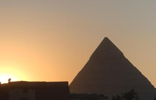 Perla Pyramids Palace