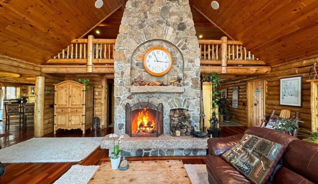 Perley Mills | Private Pond | Hot Tub | Theater