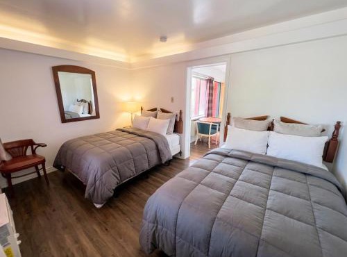 Persepolis Inn