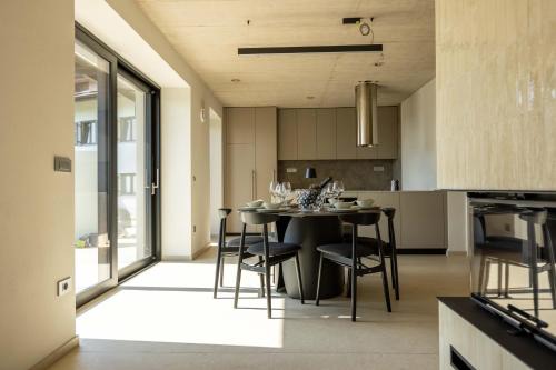 Persolis luxury sun residence