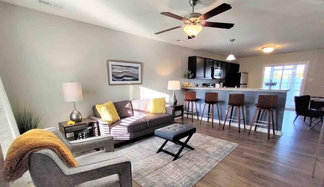 Pet Friendly 2 Bed Townhome Near Western BLVD