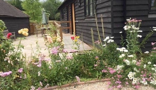 Pet Friendly 2 Bedroom Orchard Cottage near Canterbury