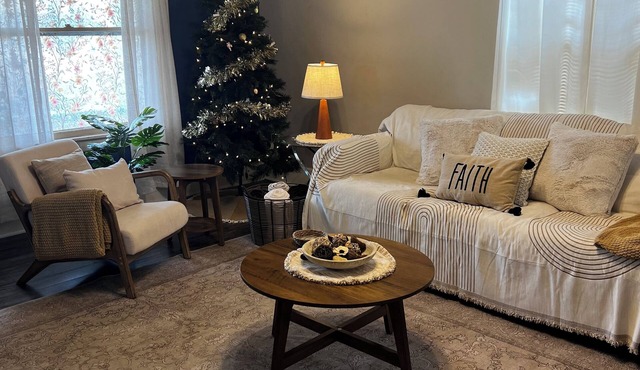 Pet-Friendly 2-Story Home Near Youngstown - Fast WiFi - Quiet Area