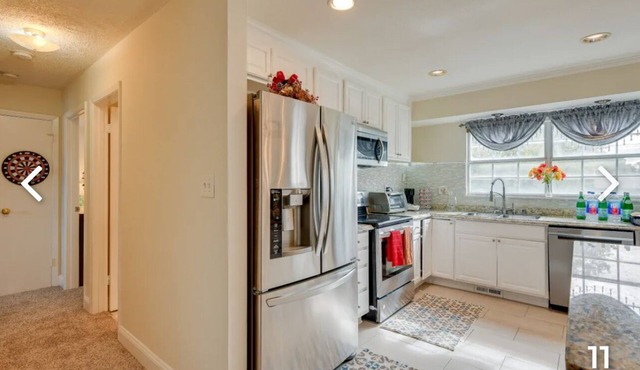 Pet friendly 5-bedroom house in welcoming Fort Washington with WiFi, AC
