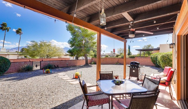 Pet-Friendly 55+ Green Valley Home w/Golf Gear!
