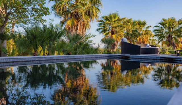 Pet-friendly Accommodation! Spacious 2BR Villa with Private Pool and Kitchen!