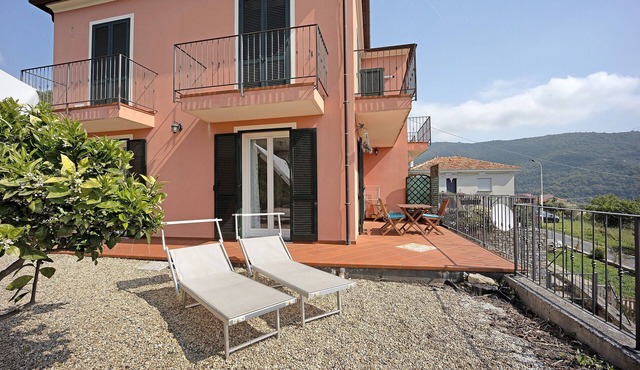 Pet-Friendly Apartment Maison Laura with Sea View, Wi-Fi, Terrace & Garden
