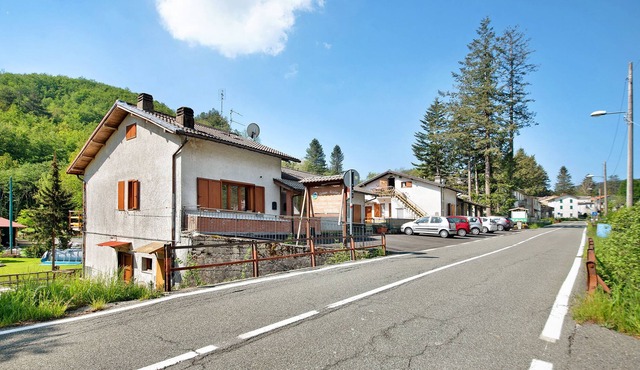 Pet-Friendly Apartment with Mountian View & Shared Pool