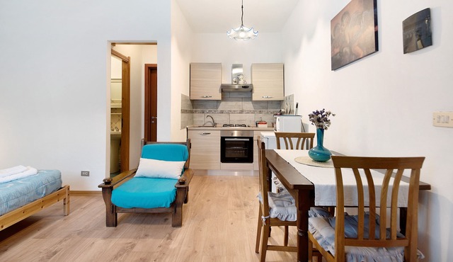 Pet-Friendly Apartment with Mountain View, Shared Pool & Wi-Fi