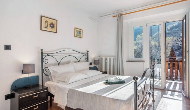 Pet-friendly Apartment 'Casa Tua - Arvier' with Mountain Views