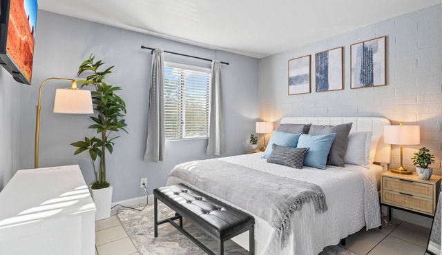 Pet-Friendly Apartment with Pool & Fitness Center, Near Tempe and Scottsdale