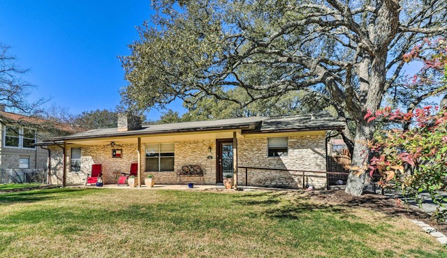 Pet-Friendly Austin Home w/Private Hot Tub!