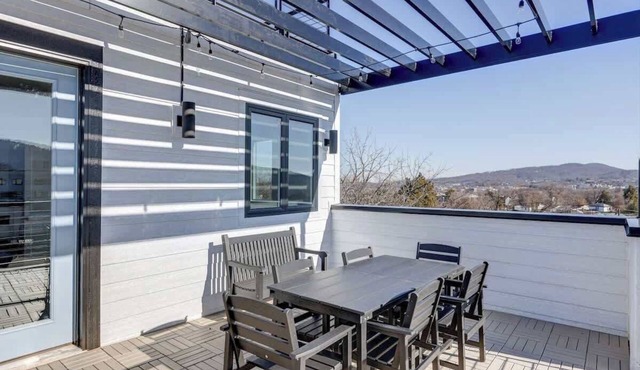 Pet-Friendly Belmont Rental near UVA and Downtown