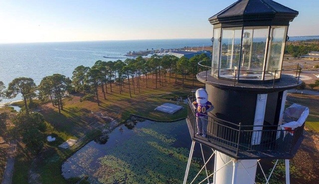 Pet Friendly Beach Cottage ¼ mile from St. Joe Bay