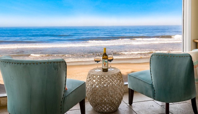 Pet-Friendly Beachfront Duplex with a Spa C3015-B