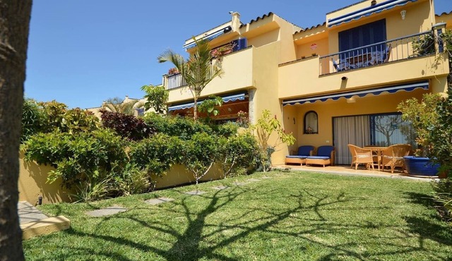 Pet-Friendly Bungalow Bahia Meloneras with Sea View, Pool, Garden & Wi-Fi
